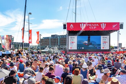 13/02/21 - Auckland (NZL)
36th America’s Cup presented by Prada
PRADA Cup 2021 - Dockside
Spectators at the AC Race Village