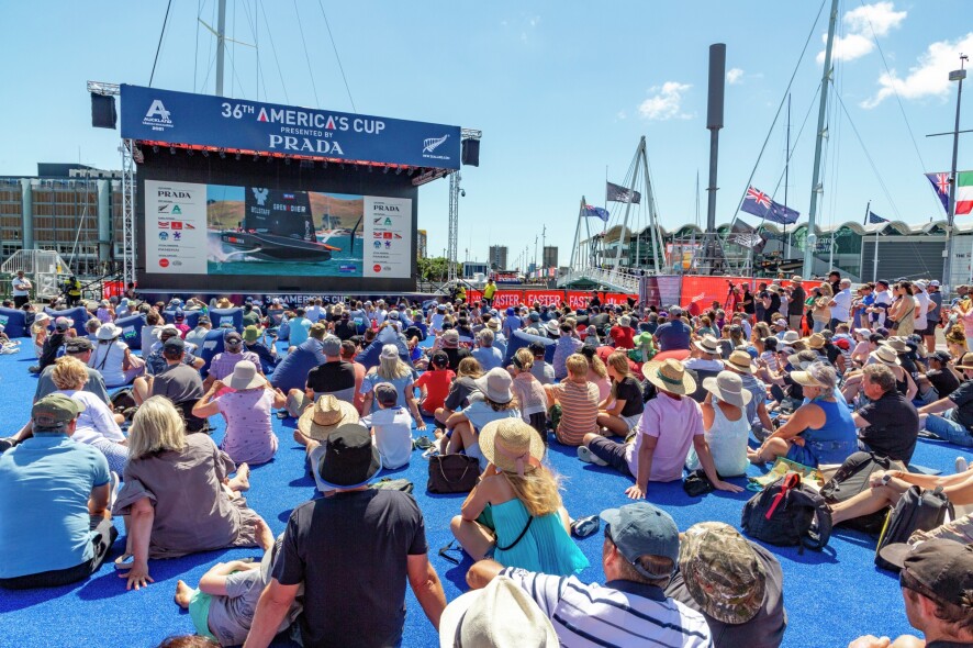 15/01/21 - Auckland (NZL)
36th America’s Cup presented by Prada
PRADA Cup 2021 - Dockside
Spectators at the AC Race Village
